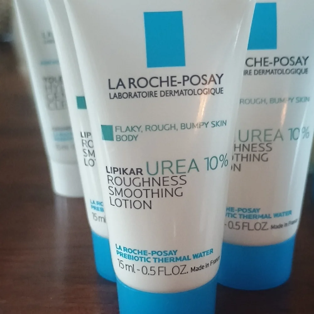 La Roche-Posay Skincare Set - Blue and White - Picture 3 of 8